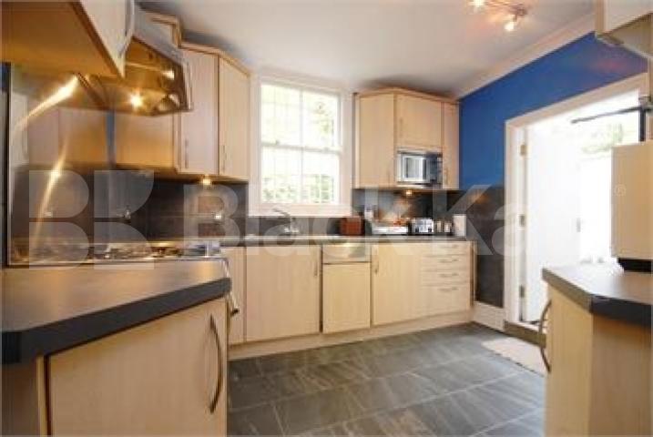 			NEW INSTRUSTION, 4 Bedroom, 1 bath, 1 reception Semi-Detached House			 Chillingworth road, Highbury / Holloway